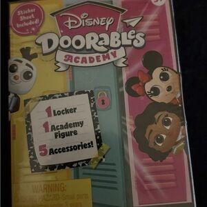 NIB Doorable Lockers‎